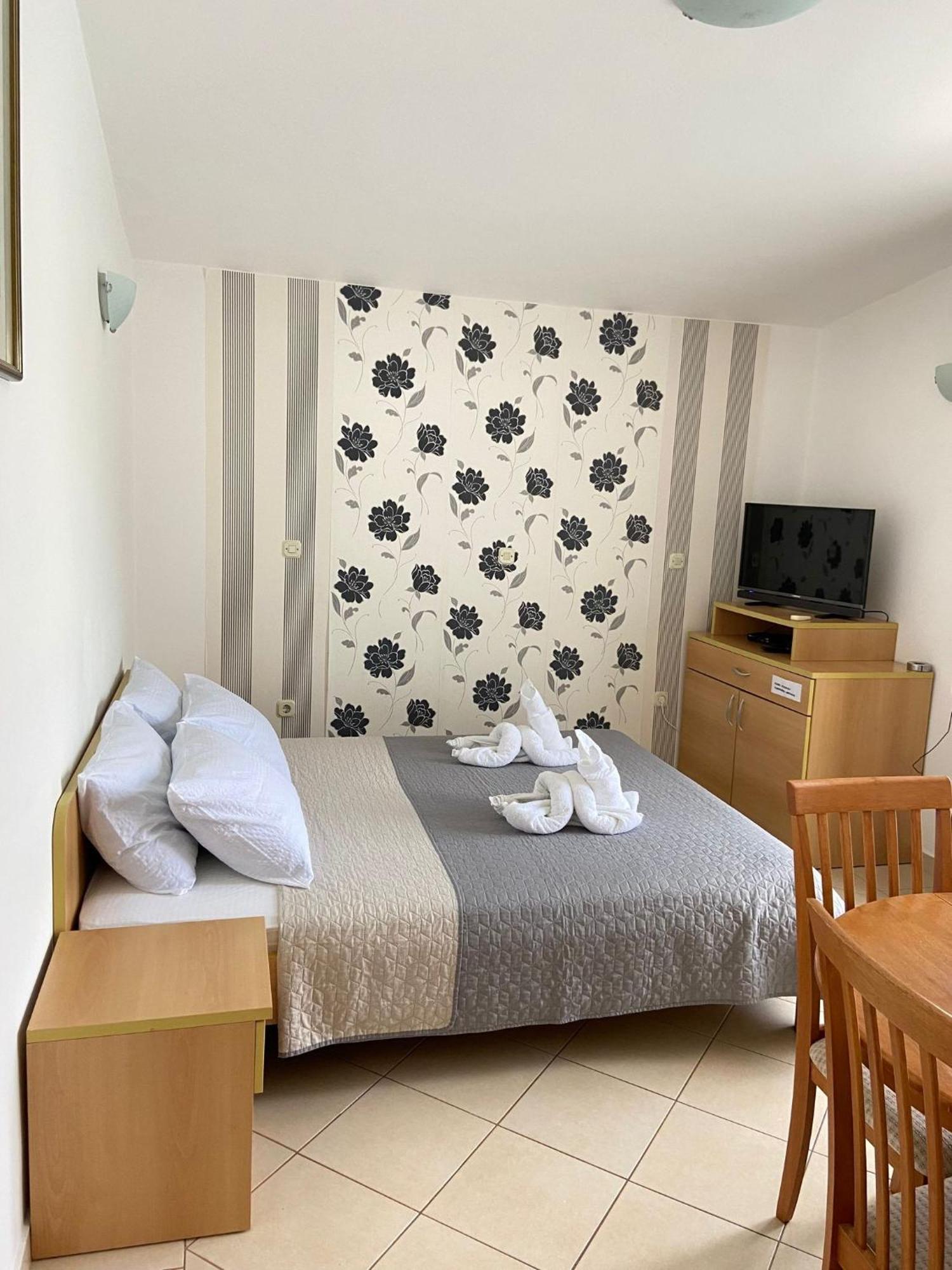 Apartments Tiho & Jelena Blace Luaran gambar