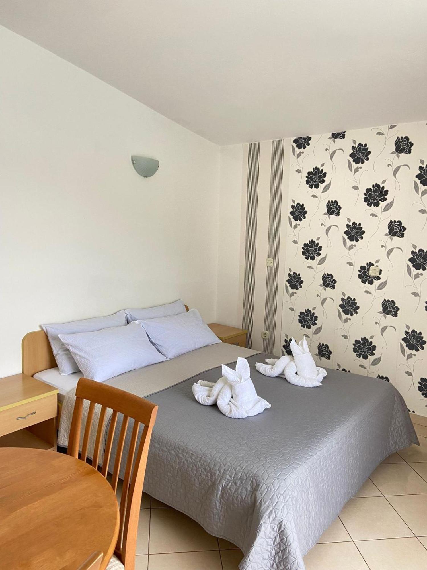 Apartments Tiho & Jelena Blace Luaran gambar